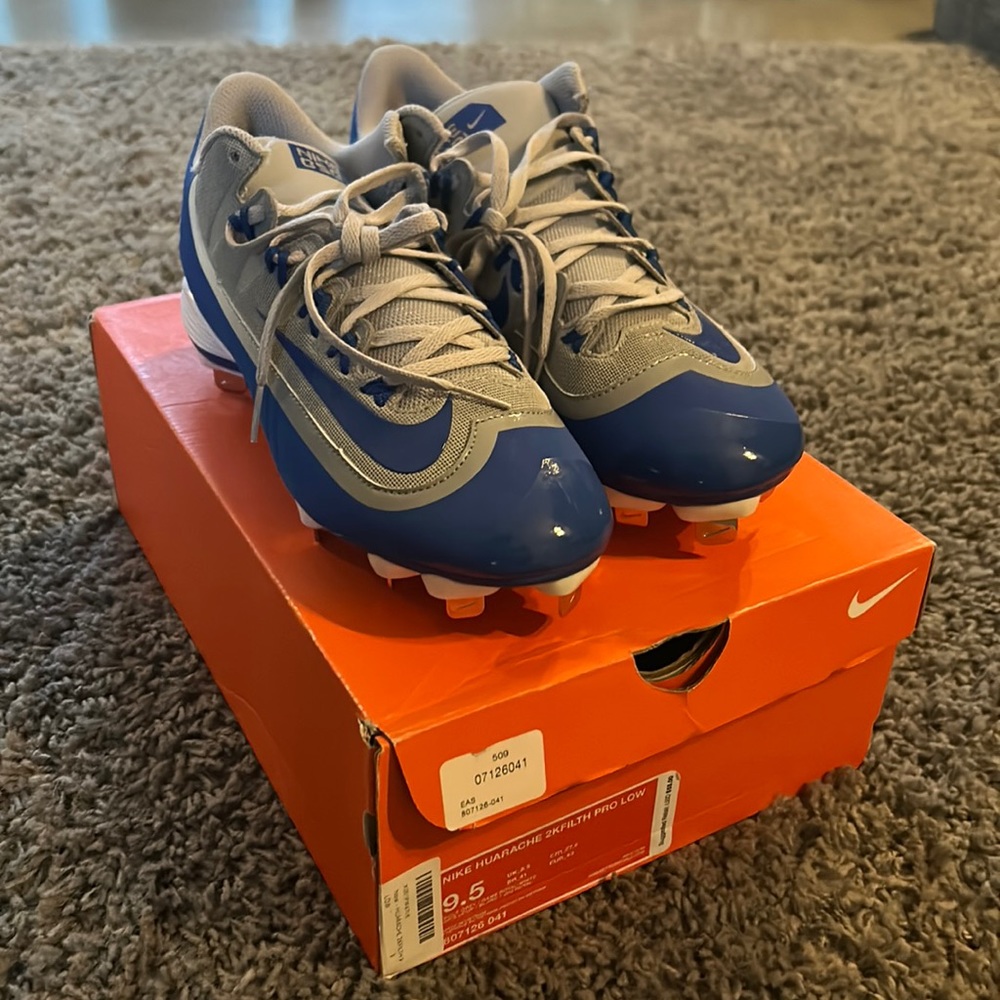 Nike men’s baseball cleat